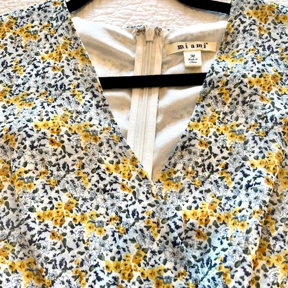 Francesca’s Miami Gold Floral Romper - Picture 3 of 6